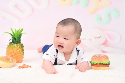 永新宝宝在妈妈肚子里